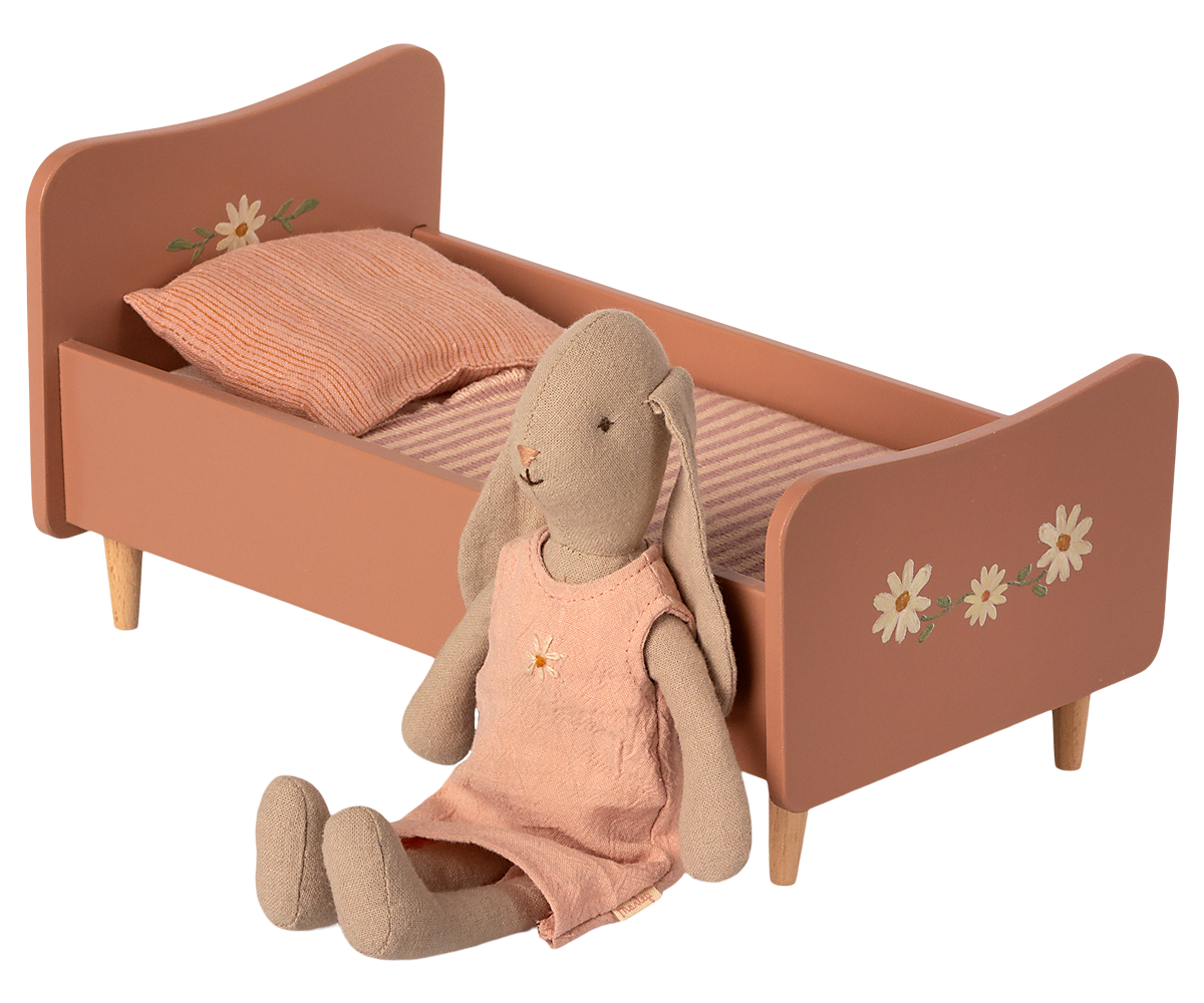 Wooden Bed, Miniature - Rose