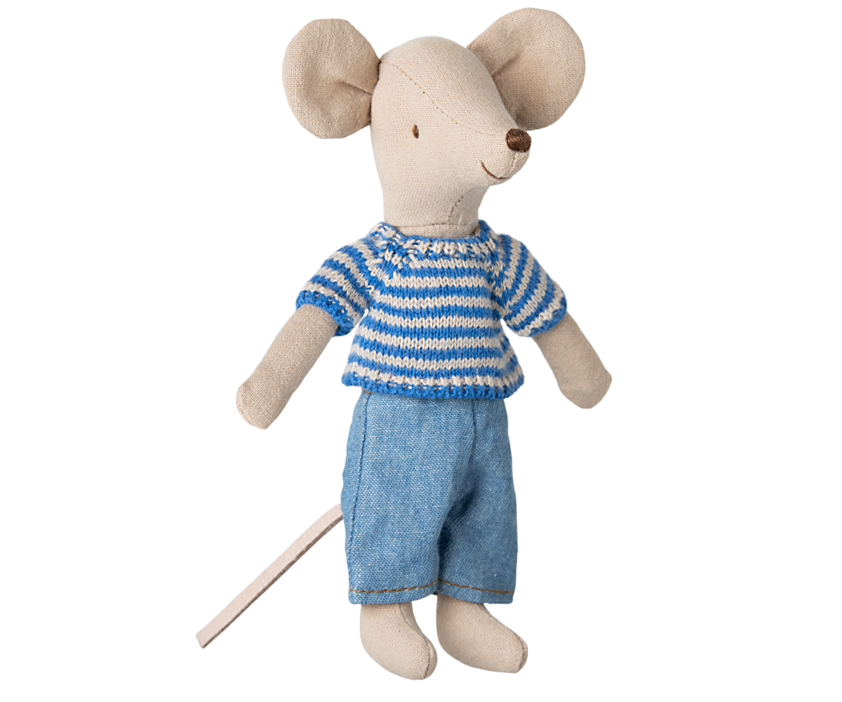 Knitted sweater and pants, Big brother mouse