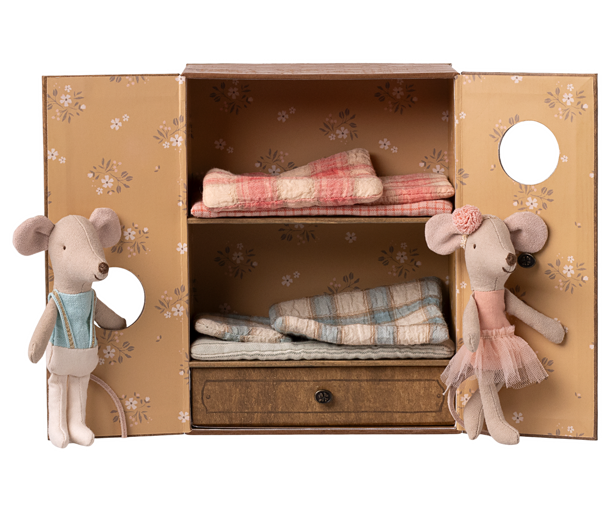 Ballet mice in dance studio, Little sister and brother