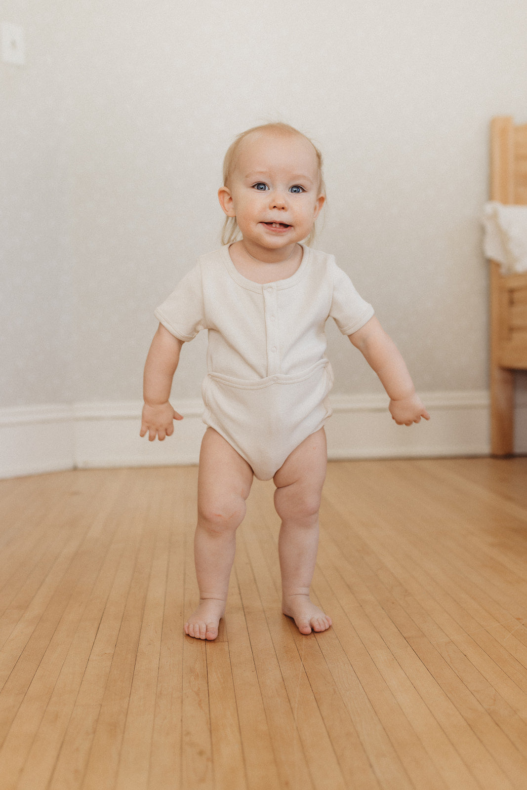 short sleeve snap onesie, angora