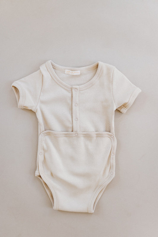 short sleeve snap onesie, angora