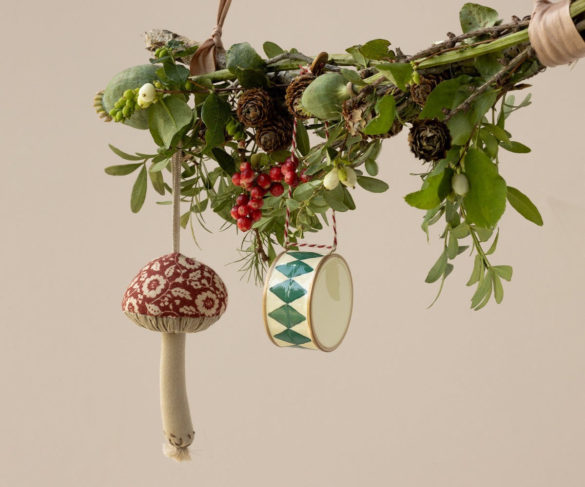 Mushroom ornament, Winter flower - Red