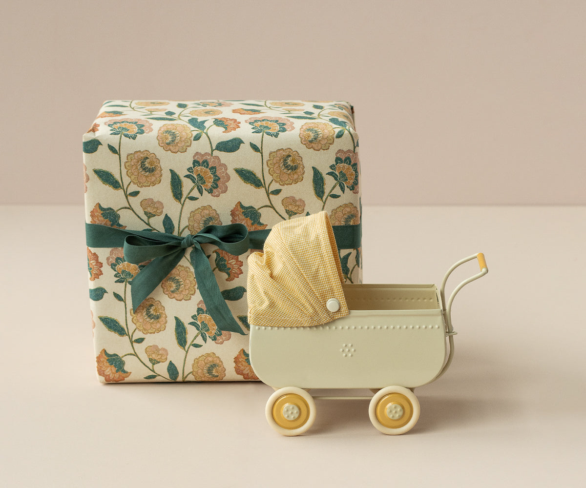 Gift Wrap, 10m - Margie