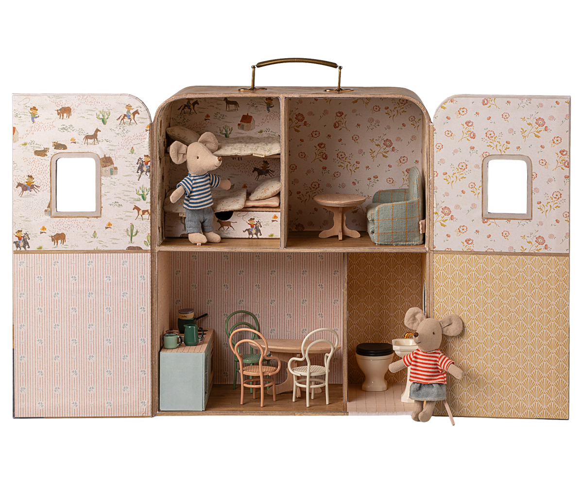 SuitCasa Mouse House