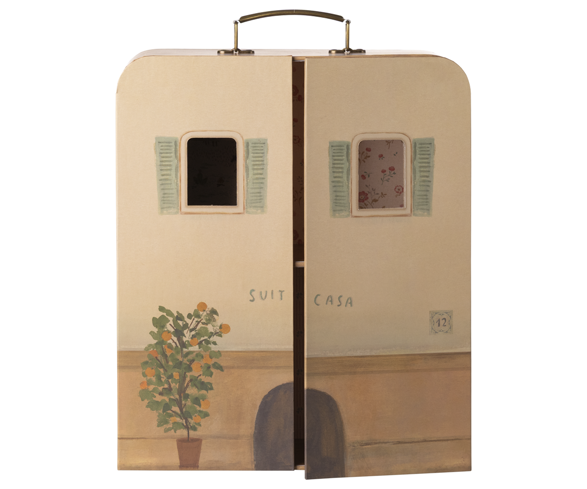SuitCasa Mouse House