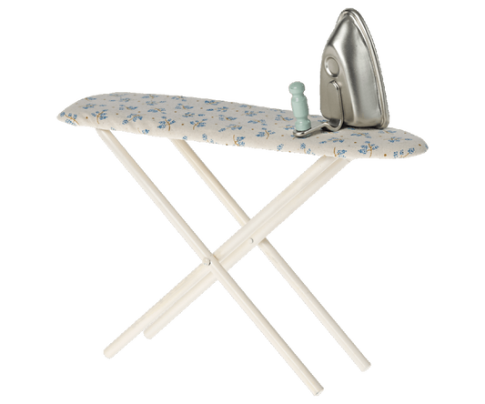 Iron & Ironing Board